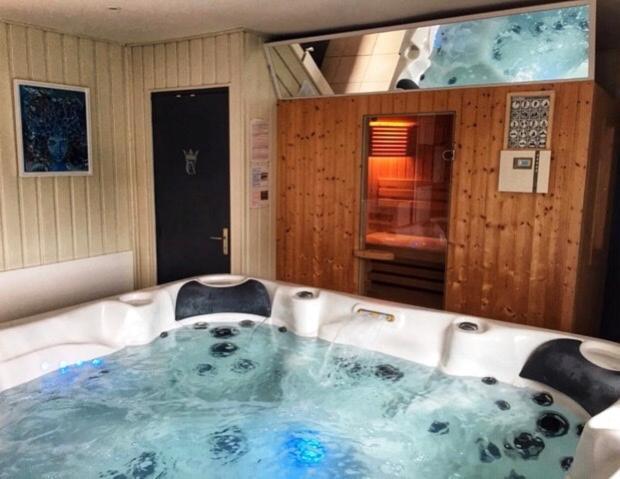 Gite Piscine Jacuzzi Privatises Clos Valentin Freulleville Eksteriør bilde